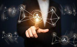 比特币量价低迷陷震荡、构抢滩 + 协议创新点燃跨年新看点