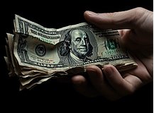 十年来最看空美元 机构蜂拥对冲美元头寸